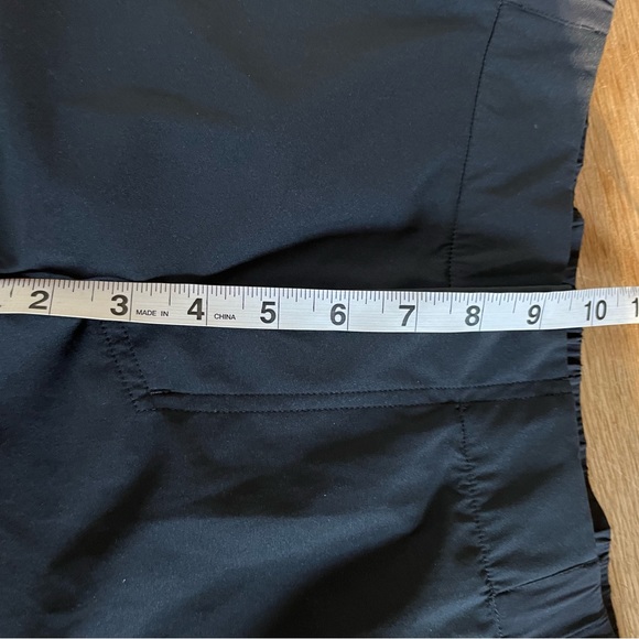 On Running Waterproof Running Pants NWT Sz Small - Picture 11 of 11